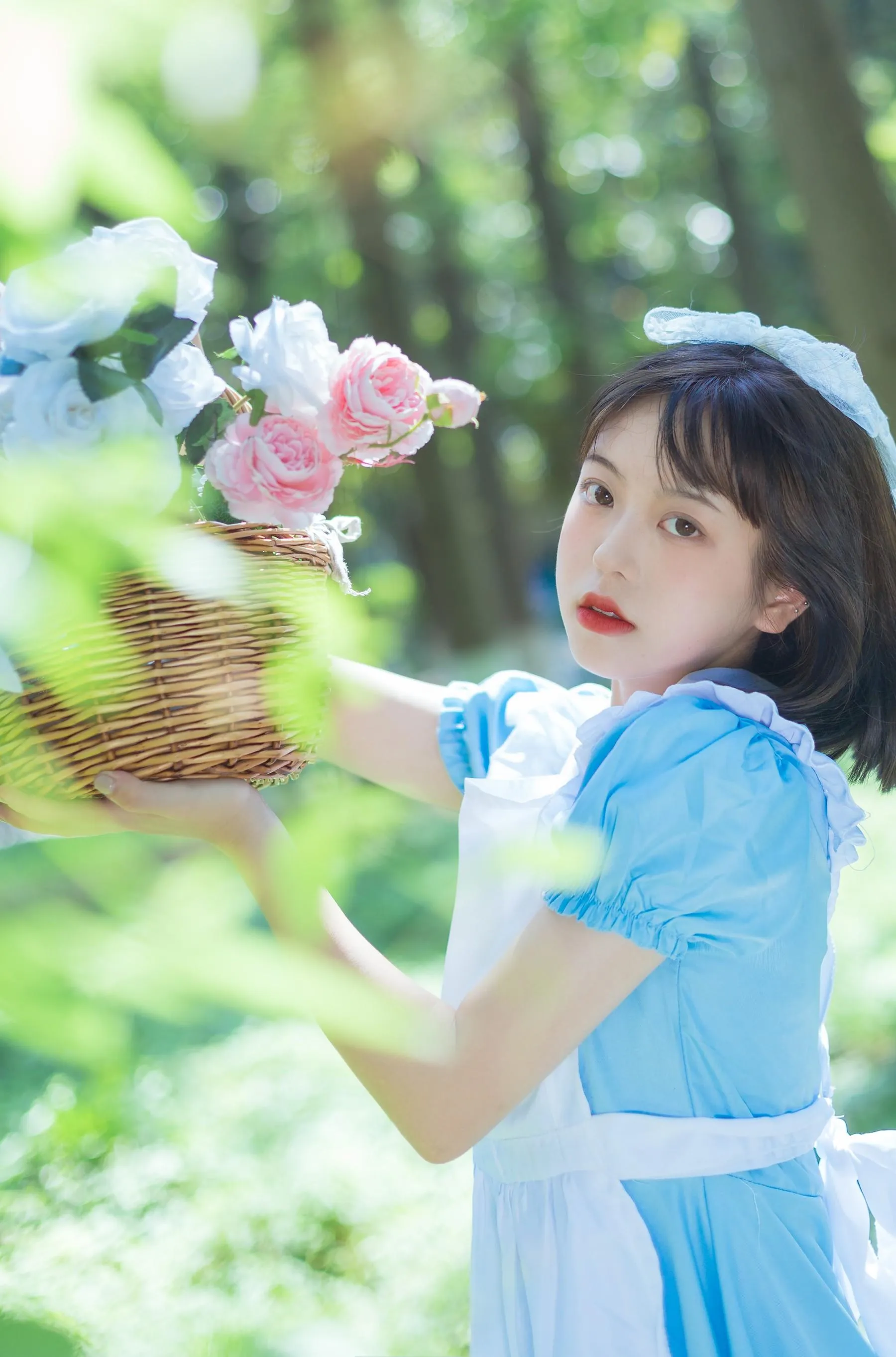 [YITUYU艺图语]2022.08.05 雏菊和草莓 哈吉麻花 [32P]插图